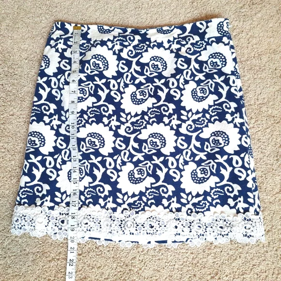 Talbots Women's Blue And White Floral Print Lace Trimmed Side Zip Skirt -Size 12 - Picture 5 of 8
